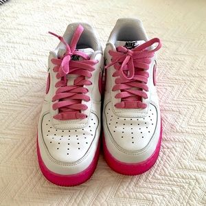 Only used once pink and withe Nike air force 1